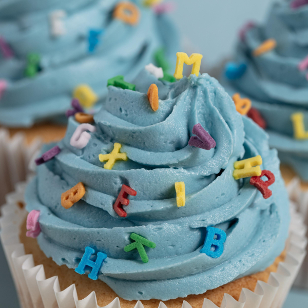 Streusel Sprinkle Charms - Regenbogen Buchstaben