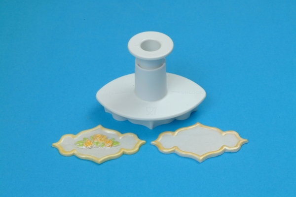 Creative Plaque Cutter Rose Spray & Plain - Medium